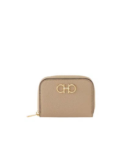 Ferragamo Gancini-plaque Leather Purse In Daino