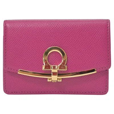 Ferragamo Gancini-plaque Purse In Pink Leather