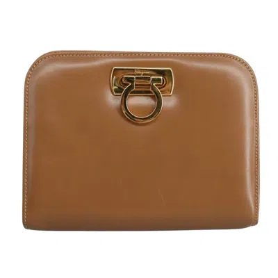Pre-owned Ferragamo Gancini Pouch Leather Leather Clutche & Pouche Bag () In Brown