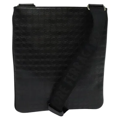 Pre-owned Ferragamo Gancini Shoulder Bag Leather Leather Shoulder Bag Bag () In Black