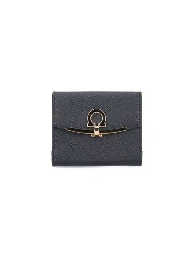 Ferragamo Gancini Small Wallet In Nero