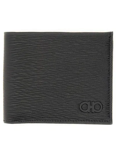 Ferragamo Gancini Pebbled Wallet In Black