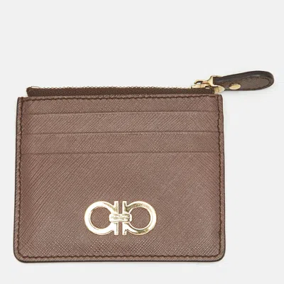 Pre-owned Ferragamo Gancini Zip Beige Leather Card Holder In Sand