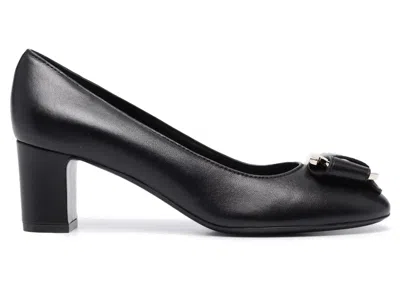 Pre-owned Ferragamo Gancinibow Leather Pumps (women's) Sneakers In Black