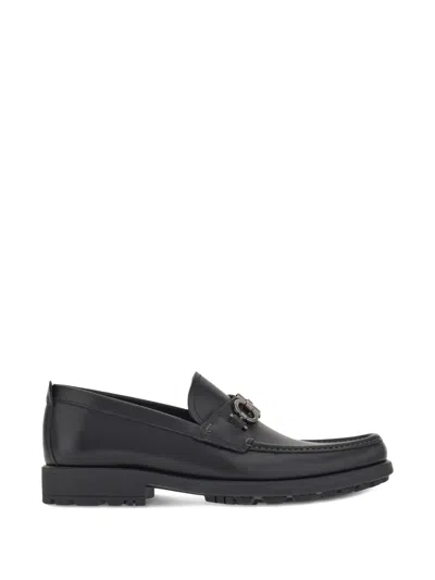 Ferragamo Gancini-detail Loafers In Black