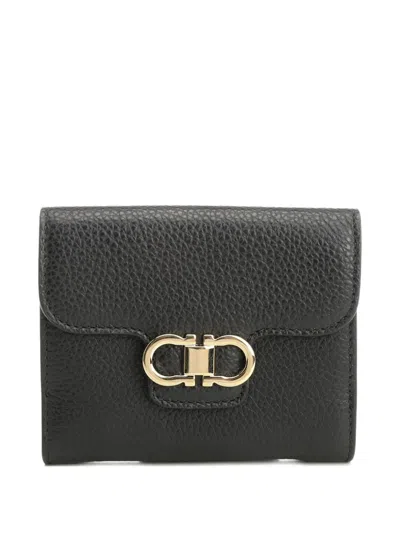 Ferragamo Gancini-plaque Leather Wallet In Black