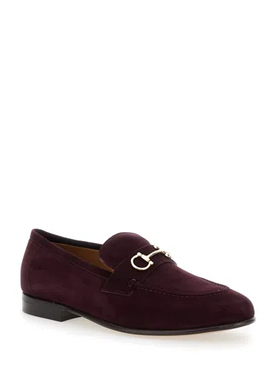 Ferragamo Gancini-plaque Suede Loafer In Burgundy