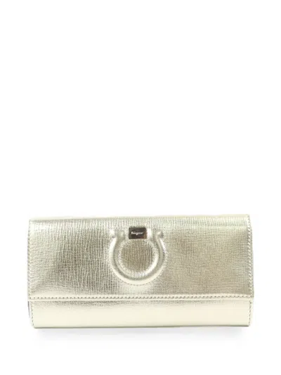 Pre-owned Ferragamo Gancio City Wallet In Silver