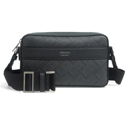 Ferragamo Gancio Embossed Crossbody Bag In Nero Grigio Pu Nero