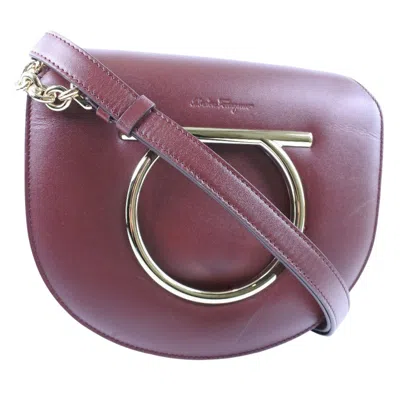 Pre-owned Ferragamo Gancio Leather Shoulder Bag () In White