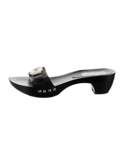 Pre-owned Ferragamo Gancio Logo Leather Slides In Silver