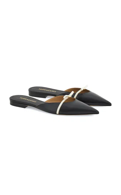 FERRAGAMO GIULYE LEATHER FLATS