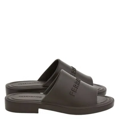 Ferragamo Giuneva Logo Embossed Slides In Green