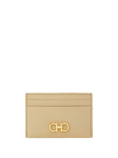 Ferragamo Gancini Leather Cardholder In Beige