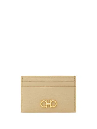 Ferragamo Gancini Leather Cardholder In Beige