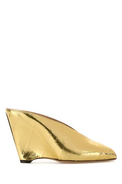 Ferragamo Alicia Leather Open-toe Pumps In Gold