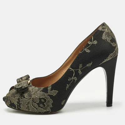 Pre-owned Ferragamo Gold/black Lace And Satin Talia Peep Toe Pumps Size 36.5