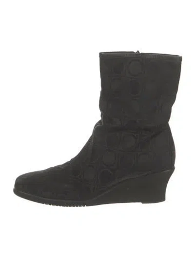 Pre-owned Ferragamo Graphic Print Boots In Black
