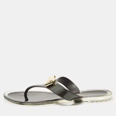 Pre-owned Ferragamo Grey Rubber Bow Thong Flats Size 38.5
