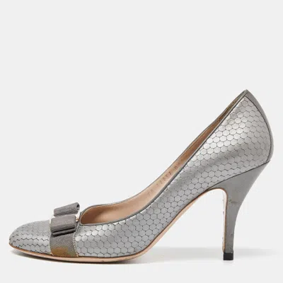 Pre-owned Ferragamo Grey Textured Leather Vara Bow Pumps Size 39.5