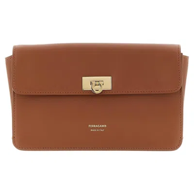 Pre-owned Ferragamo Harley Clutch � Brown