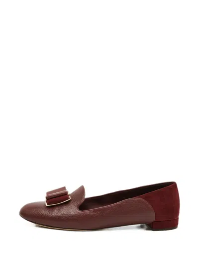 Pre-owned Ferragamo Hausen Bow-detail Flat Pumps In Red