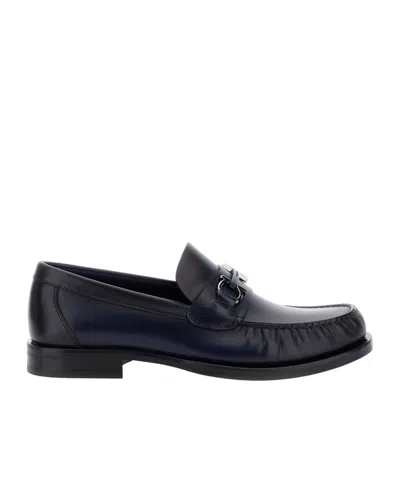 FERRAGAMO HORSE TITLE BUTTON ROUND HEAD LOAFERS