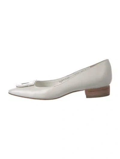 Pre-owned Ferragamo Horsebit Accent Leather Flats In White