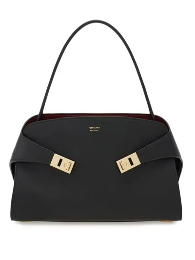 FERRAGAMO HUG SOFT TWO-TONE SHOULDER BAG (M)