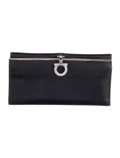 Pre-owned Ferragamo Icona Gancini Logo Continental Wallet In Black