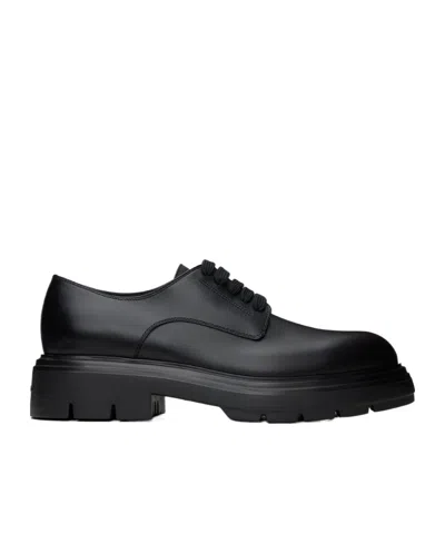 Ferragamo Lacing Business Dress Shoes In Black