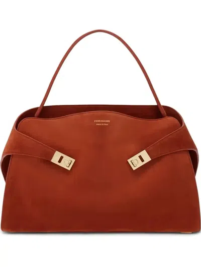 FERRAGAMO LARGE SOFT HUG SHOULDER BAG