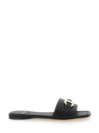 FERRAGAMO FERRAGAMO WOMEN 'LEAH' BLACK SANDALS WITH GANCINI PLATE ON FRONT IN LEATHER WOMAN