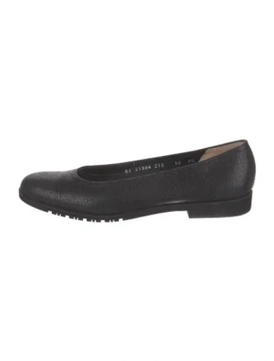 Pre-owned Ferragamo Leather Ballet Flats In Black