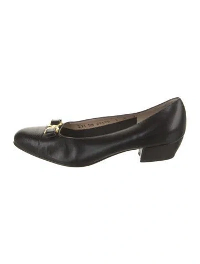 Pre-owned Ferragamo Leather Ballet Flats In Black