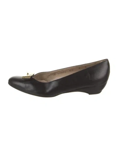 Pre-owned Ferragamo Leather Ballet Flats In Black