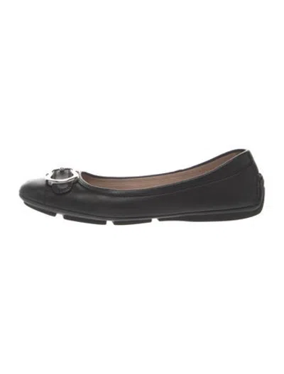 Pre-owned Ferragamo Leather Ballet Flats In Black