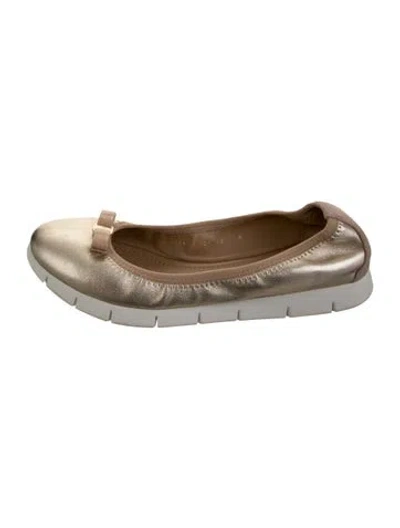 Pre-owned Ferragamo Leather Ballet Flats In Gold/metallic