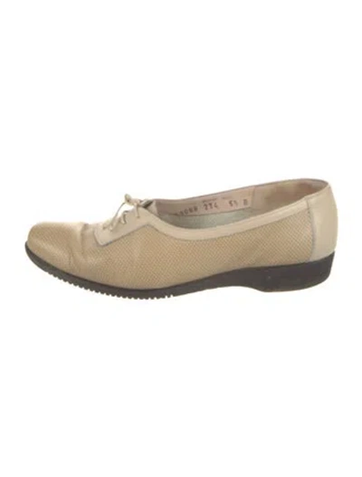 Pre-owned Ferragamo Leather Ballet Flats In Neutral