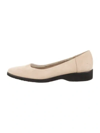 Pre-owned Ferragamo Leather Ballet Flats In Neutral