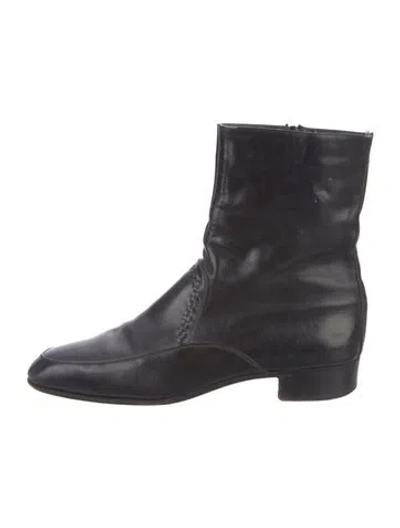 Pre-owned Ferragamo Leather Boots In Black