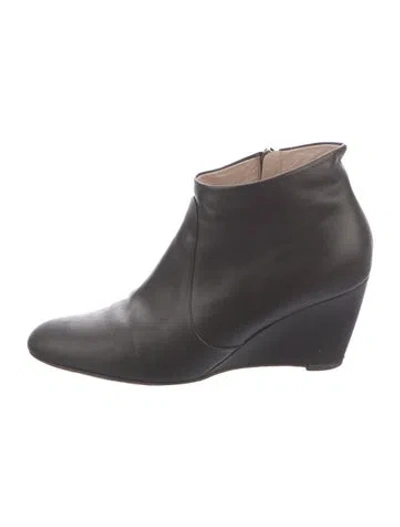 Pre-owned Ferragamo Leather Boots In Black