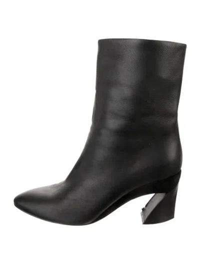 Pre-owned Ferragamo Leather Boots In Black