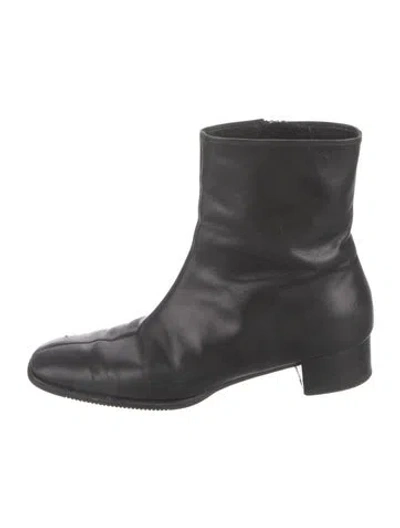 Pre-owned Ferragamo Leather Boots In Black