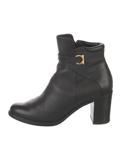 Pre-owned Ferragamo Leather Boots In Black