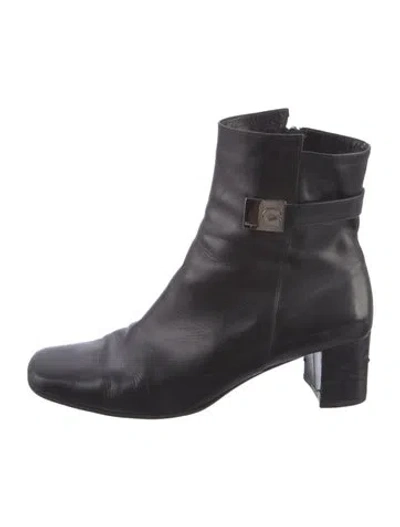 Pre-owned Ferragamo Leather Boots In Black