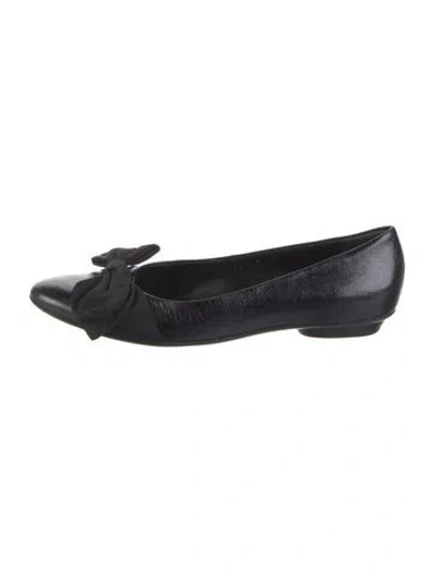 Pre-owned Ferragamo Leather Bow Accents Ballet Flats In Black