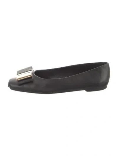 Pre-owned Ferragamo Leather Bow Accents Ballet Flats In Black