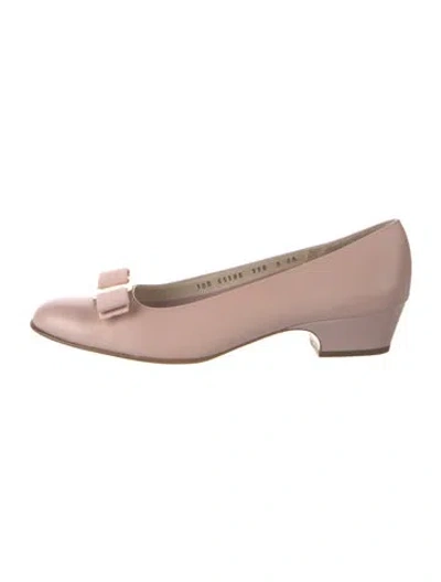 Pre-owned Ferragamo Leather Bow Accents Ballet Flats In Neutrals