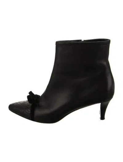 Pre-owned Ferragamo Leather Bow Accents Boots In Black